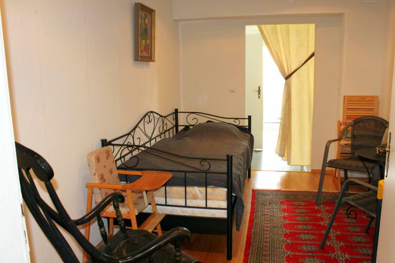 Ferienwohnung "Zur Alten Schule" Neuburxdorf Екстер'єр фото